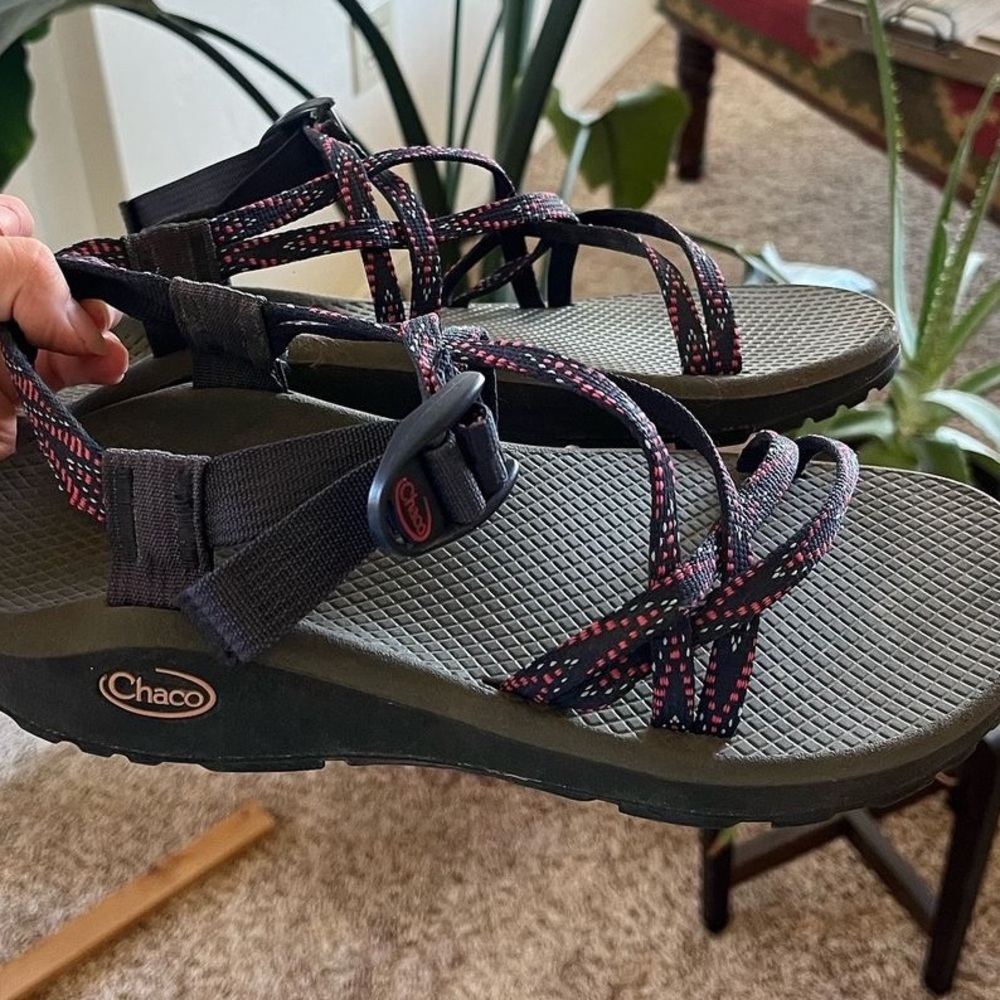Chacos W size 9